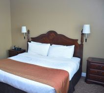 Roosevelt Inn & Suites Room