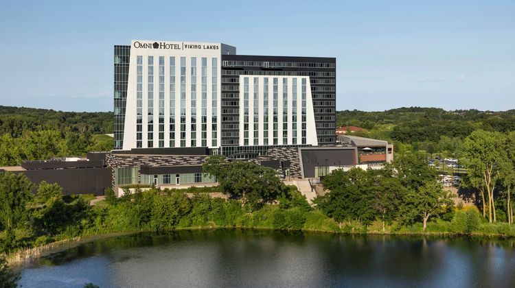 Omni Viking Lakes Hotel Exterior