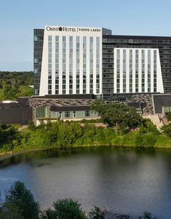 Omni Viking Lakes Hotel