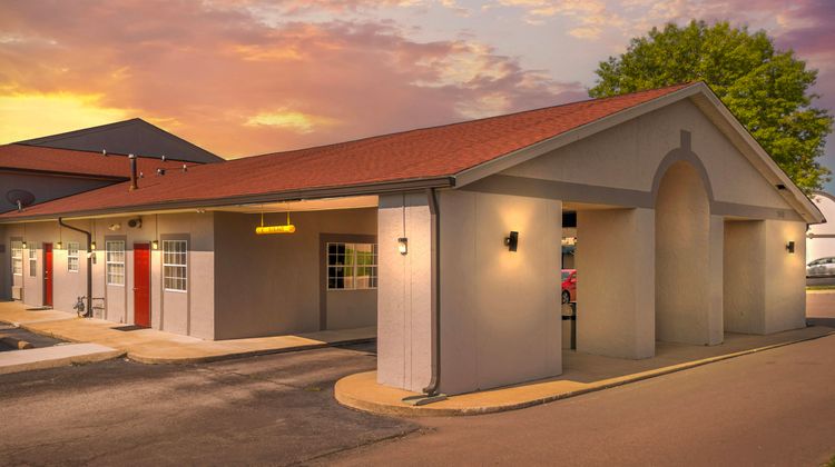 Red Roof Inn Columbia, TN Exterior