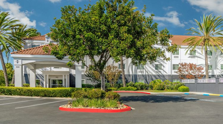Fairfield Inn & Suites Exterior