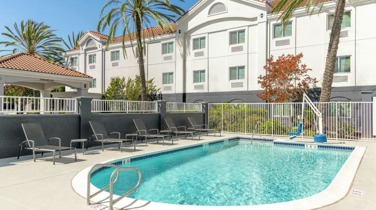 Fairfield Inn & Suites Pool