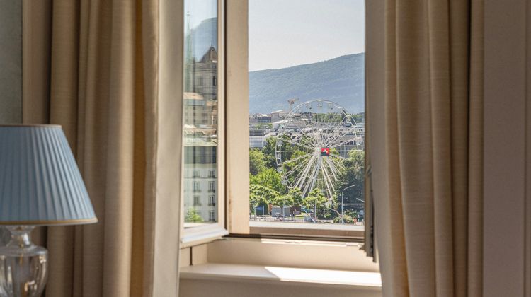 Four Seasons Hotel des Bergues Exterior