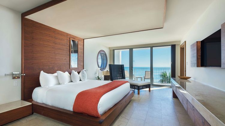 Costa d'Este Beach Resort Suite