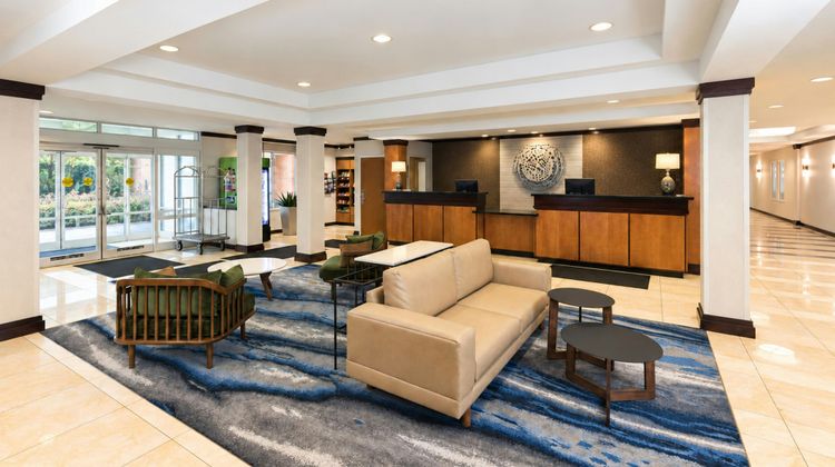 Fairfield Inn & Suites Milwaukee Airport Lobby