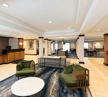 Fairfield Inn & Suites Milwaukee Airport Lobby