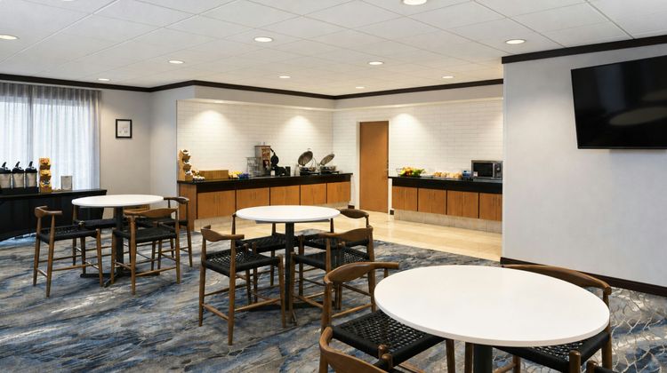 Fairfield Inn & Suites Milwaukee Airport Restaurant