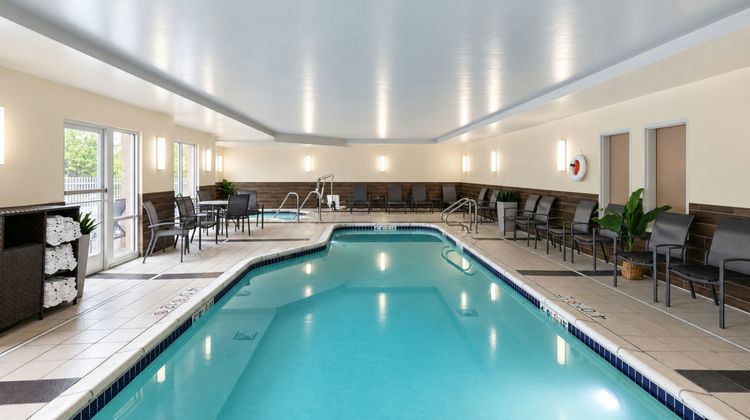 Fairfield Inn & Suites Milwaukee Airport Pool