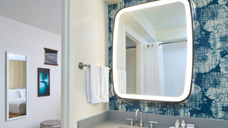 Waikiki Malia by Outrigger Room