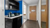 <b>Holiday Inn Express Hotel & Suites Suite</b>. Images powered by <a href="https://www.leonardoworldwide.com/" title="Leonardo Worldwide" target="_blank">Leonardo</a>.
