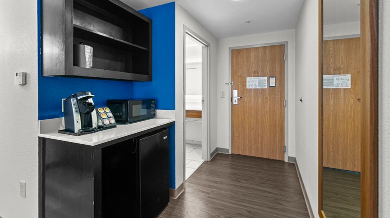 <b>Holiday Inn Express Hotel & Suites Suite</b>. Images powered by <a href="https://www.leonardoworldwide.com/" title="Leonardo Worldwide" target="_blank">Leonardo</a>.