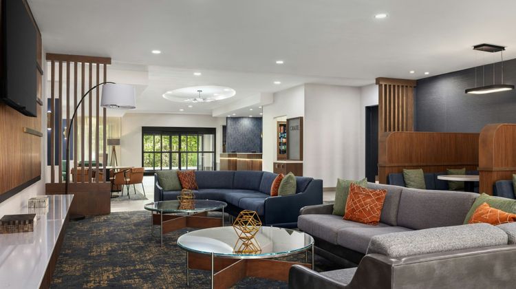 Courtyard Pittsburgh Monroeville Lobby