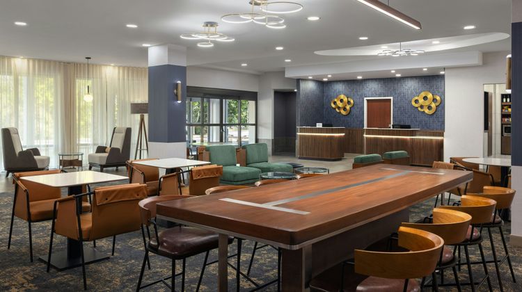 Courtyard Pittsburgh Monroeville Lobby