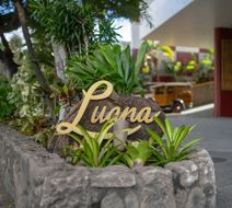 Luana Waikiki Hotel & Suites Exterior