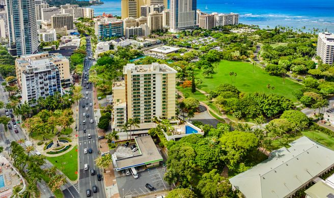 Luana Waikiki Hotel & Suites Exterior