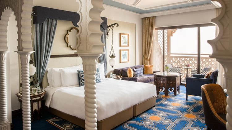 Jumeirah Al Qasr Room