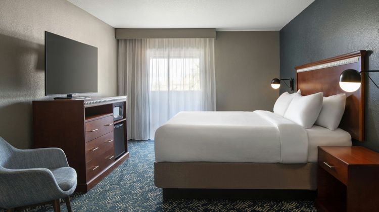 Four Points by Sheraton Tucson Airport Suite