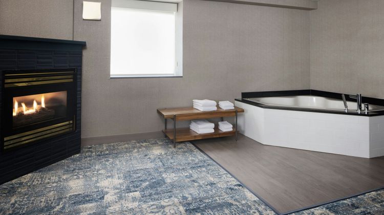Four Points by Sheraton Edmonton South Pool