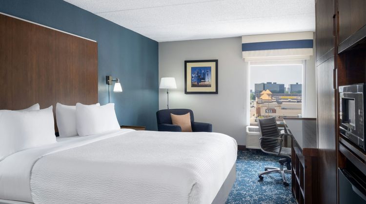Four Points by Sheraton Mall of America Room