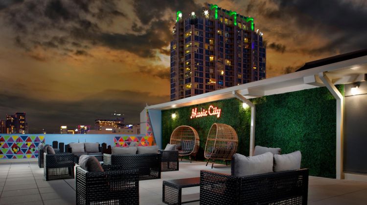 Aloft Nashville West End Exterior
