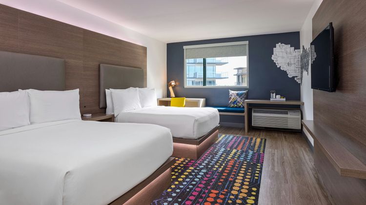 Aloft Scottsdale Pool