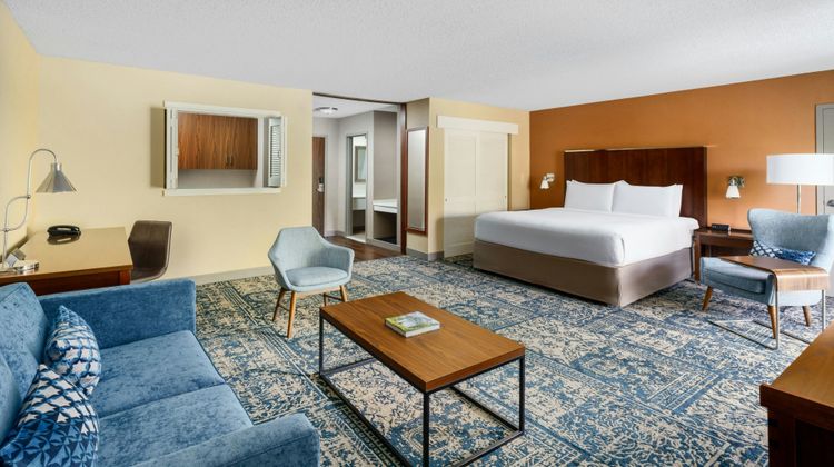Four Points by Sheraton Pleasanton Suite