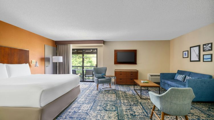 Four Points by Sheraton Pleasanton Suite