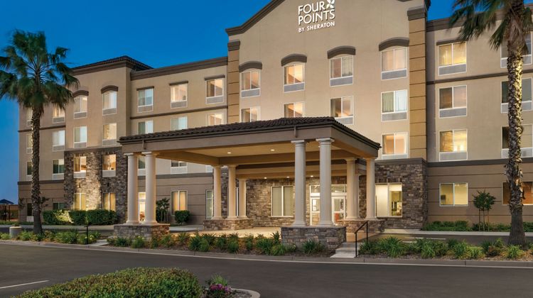 Four Points by Sheraton Intl Airport Exterior