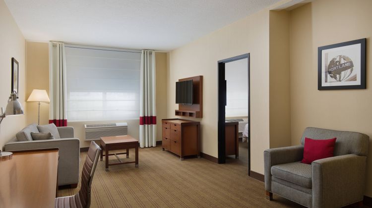 Four Points by Sheraton Portland East Room