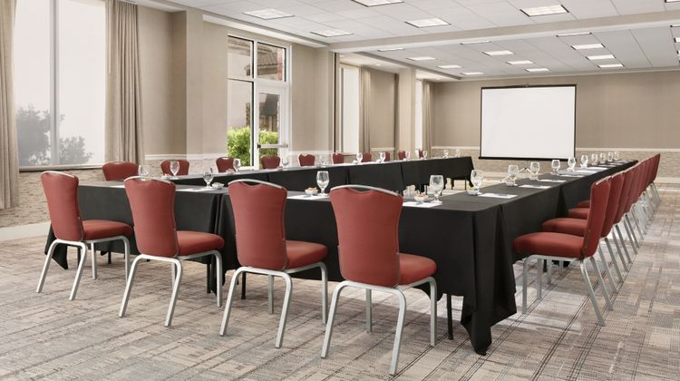 Four Points by Sheraton Intl Airport Meeting