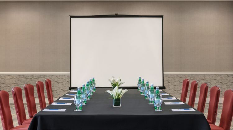 Four Points by Sheraton Intl Airport Meeting