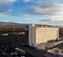 aloft Tucson University Exterior