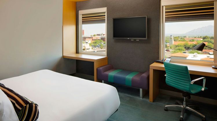 aloft Tucson University Room