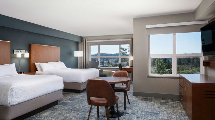 Four Points by Sheraton Victoria Gateway Suite