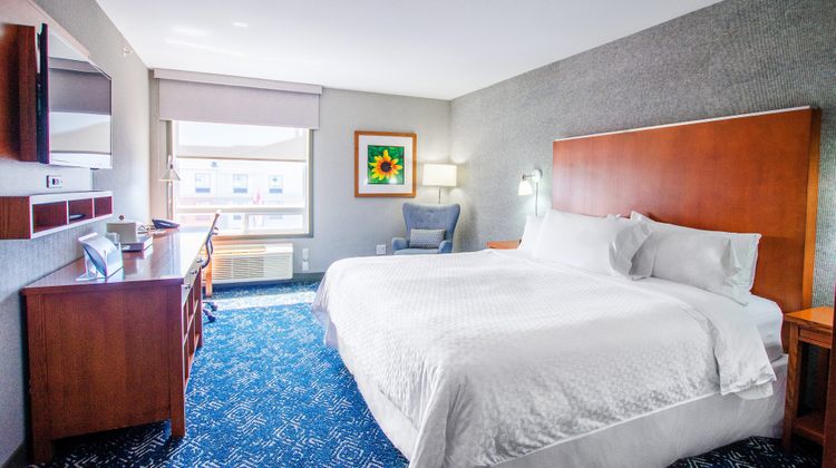 Four Points by Sheraton Saskatoon Room