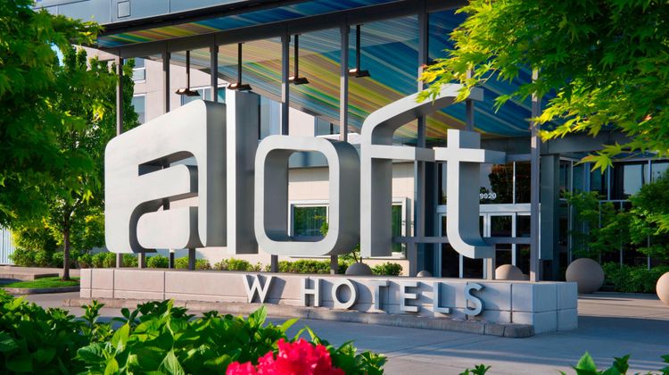 aloft Portland Arpt at Cascade Station Exterior