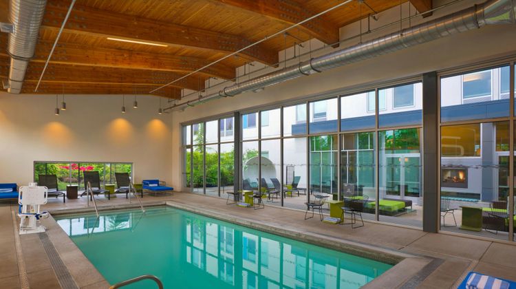 aloft Portland Arpt at Cascade Station Pool