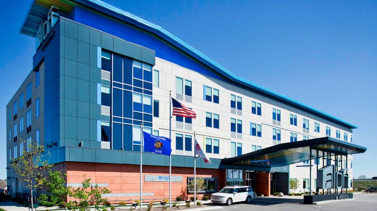 aloft Green Bay Exterior