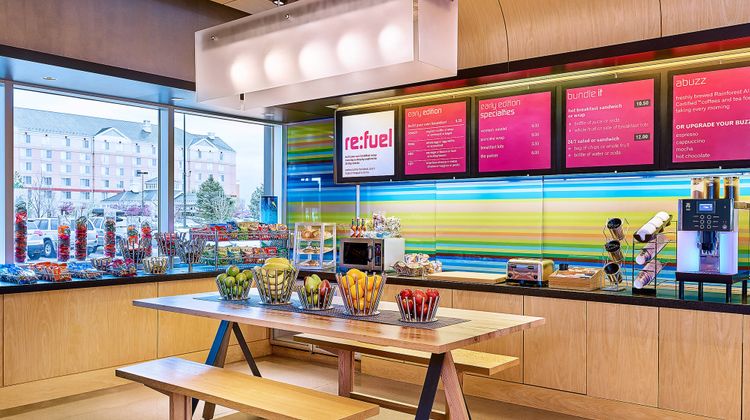 Aloft Denver Airport at Gateway Park Restaurant