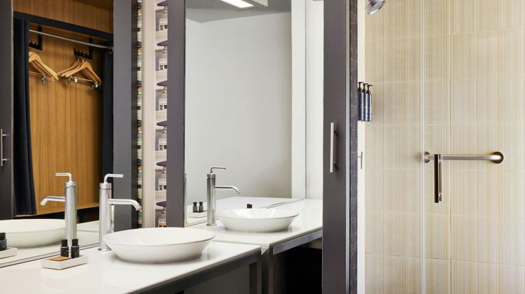 Aloft Leawood-Overland Park Room