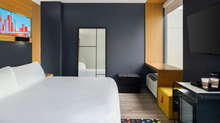 aloft Houston by the Galleria Room