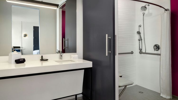aloft Houston by the Galleria Room
