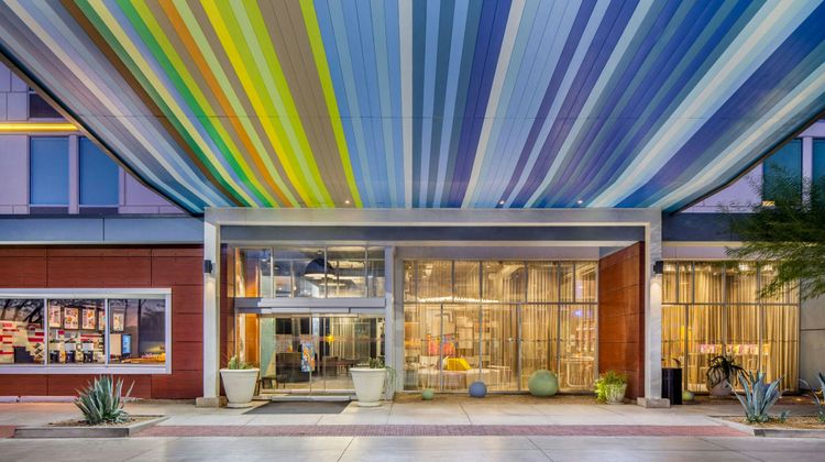 Aloft Phoenix Airport Lobby