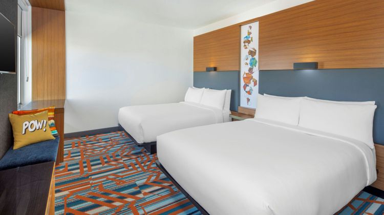 Aloft Phoenix Airport Room
