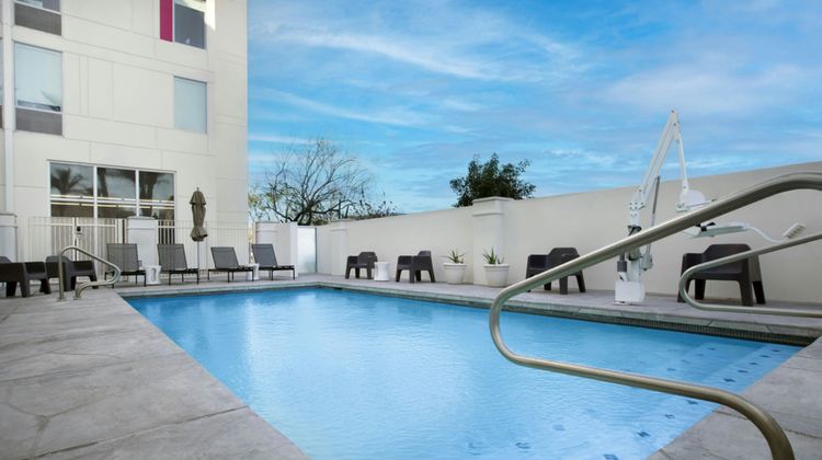 Aloft Phoenix Airport Pool