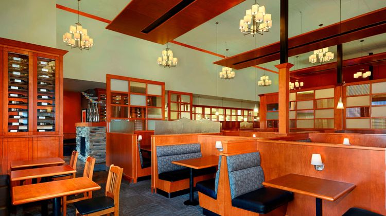 Four Points by Sheraton Edmonton Gateway Restaurant