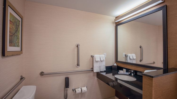 Fairfield Inn & Stes Dwntown/River North Room