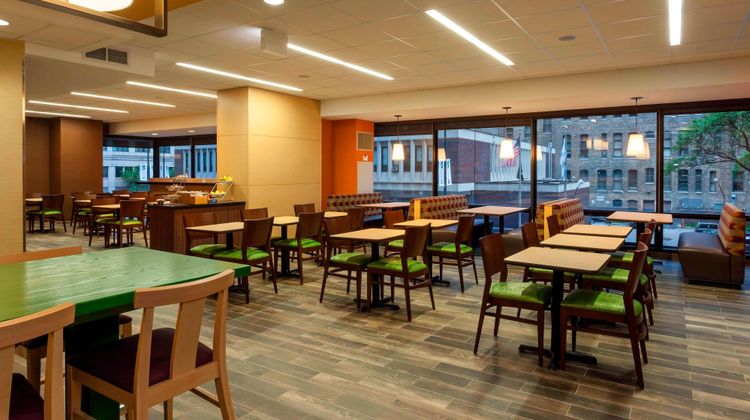Fairfield Inn & Stes Dwntown/River North Restaurant