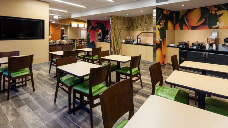 Fairfield Inn & Stes Dwntown/River North Restaurant