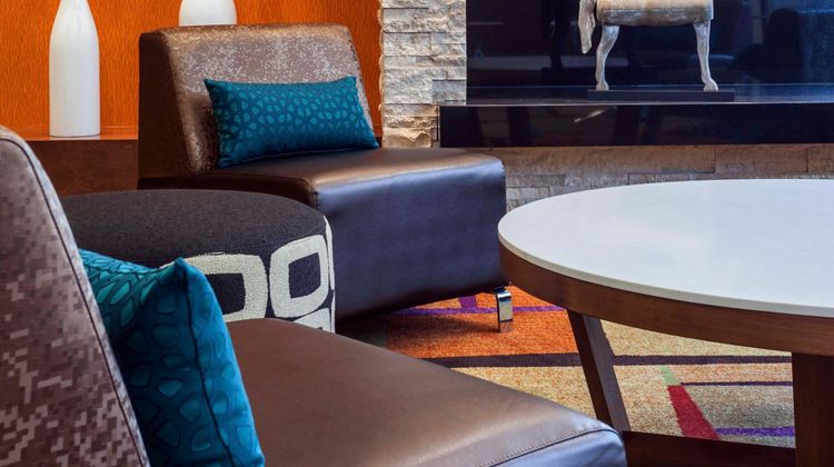 Fairfield Inn & Stes Dwntown/River North Lobby